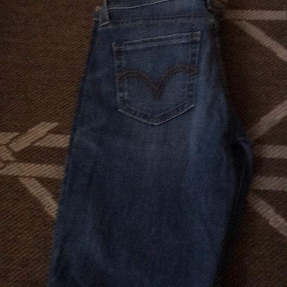 Levi’ - Picture 4 of 5